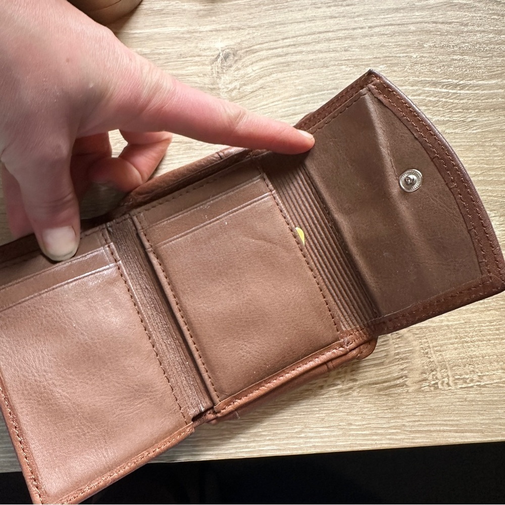 Rolfs Women's Trifold Wallet - Picture 3 of 6